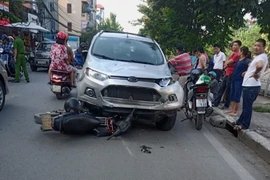 Ô tô gây tai nạn liên hoàn làm 6 người nhập viện