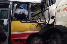 Thái Nguyên: Xe buýt va chạm xe tải, 9 người thương vong