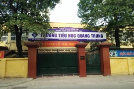 Cô giáo yêu cầu học sinh tát bạn học tường trình gì?