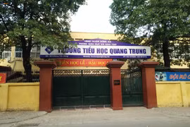 Cô giáo yêu cầu học sinh tát bạn học tường trình gì?