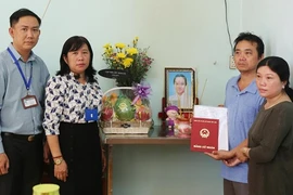 Sinh viên qua đời vì bệnh hiểm nghèo vẫn được nhận bằng tốt nghiệp