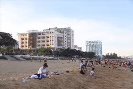 Lý do khiến 3 khách sạn lớn ven biển ở Bình Định sắp biến mất?