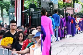 Dòng người xếp hàng dài viếng Lăng Bác ngày Quốc khánh 2/9