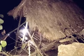 Phát hiện thi thể cô gái trong lều ở Hòa Bình