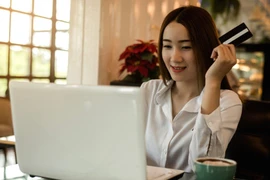 Giới trẻ TQ nợ nần ngập đầu vì vay nợ online 