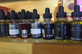 Thu giữ nhiều dụng cụ hút thuốc lá điện tử không rõ nguồn gốc