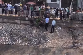 Buồn chuyện tình cảm, cô gái nhảy sông Tô Lịch tự tử