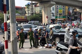Hà Nội: Toyota Camry gây tai nạn liên hoàn trên phố
