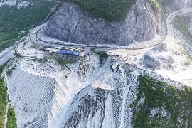 Thực hư việc chụp ảnh bị đòi tiền ở đèo Đá Trắng, Hòa Bình