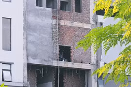 Dự án BVĐK Phương Đông: Chờ giấy phép vẫn “lén lút” xây dựng