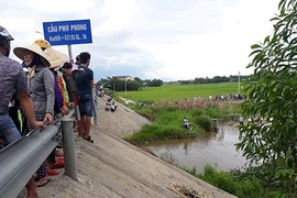 Bí ẩn bé 27 tháng tuổi mất tích ở nhà ông ngoại