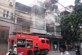 Cháy gần trụ sở Công an phường Nguyễn Trung Trực Hà Nội