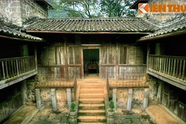 Cháu nội vua Mèo: "Hà Giang thiếu trung thực vụ dinh thự họ Vương"