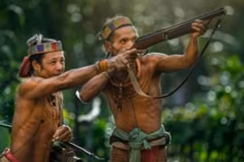 Bộ tộc kỳ lạ mài răng nhọt hoắt để làm đẹp