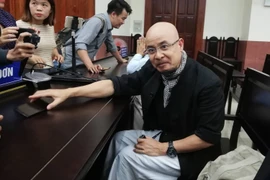 Khi bà Thảo đang nói ông Vũ đứng phắt dậy gay gắt 'cô đừng diễn nữa'