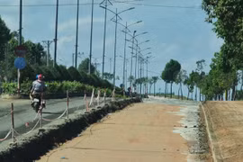 Đồng Xoài (Bình Phước): Vì sao đường Hồ Xuân Hương cứ sửa lại hỏng?