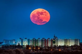 Hình ảnh nguyệt thực toàn phần đẹp rạng rỡ nhất vừa diễn ra