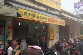 Lạ kỳ nam thanh niên đi xe đạp… cướp tiệm vàng