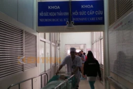 Rơi nước mắt cảnh sản phụ trọng thương vẫn cố cứu con