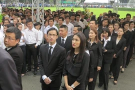 Hà Tăng, Quyền Linh đội nắng... chờ viếng Đại tướng