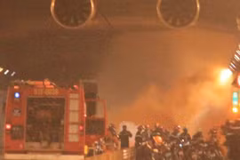 Khói lửa tạm làm tê liệt hầm Thủ Thiêm