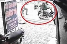 Lộ diện bọn cướp tiệm vàng trong 30 giây