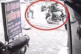 Lộ diện bọn cướp tiệm vàng trong 30 giây