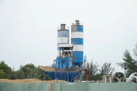 Trạm bê tông trái phép.