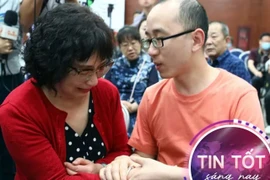 Người mẹ 32 năm phát trăm nghìn tờ rơi tìm con, giúp 29 đứa trẻ tìm được gia đình, cuối cùng điều kỳ diệu cũng đến