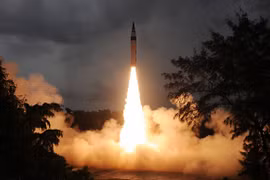 Choáng ngợp sức mạnh khổng lồ của Quân đội Ấn Độ