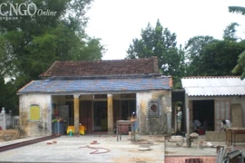 Thương một ngôi chùa làng sắp sập