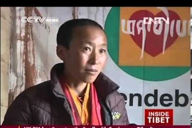 Vị Ni chăm sóc sức khỏe cho người vùng cao Tây Tạng