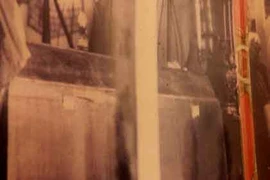 Ly kỳ chuyện gò mối mọc ở mộ táng lộ thiên