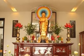 Tiền Phật hậu linh