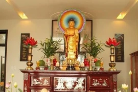 Tiền Phật hậu linh