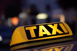 Từ chuyện người tài xế taxi nghĩ về giới luật nhà Phật! 