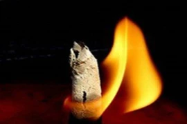 Bí mật về ngọn đèn ngàn năm cháy sáng 