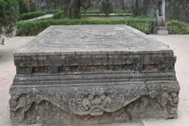 Bí ẩn sập rồng có đôi tay phụ nữ độc nhất trời Nam 