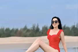 Nhan sắc NSƯT Trịnh Kim Chi U60 khiến Ngọc Trinh cũng phải dè chừng