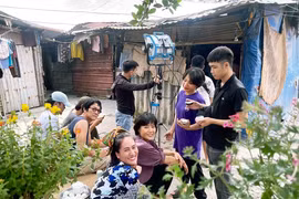 Những cảnh hậu trường phim “Cuộc đời vẫn đẹp sao“