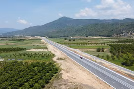Khánh thành cao tốc Nha Trang - Cam Lâm và Vĩnh Hảo - Phan Thiết