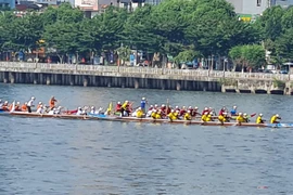 Đà Nẵng: Toàn cảnh giải đua thuyền truyền thống trên sông Hàn dịp lễ 2/9