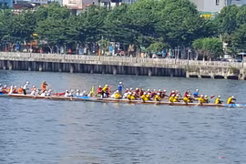 Đà Nẵng: Toàn cảnh giải đua thuyền truyền thống trên sông Hàn dịp lễ 2/9