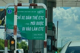 Từ 6/8, thu phí không dừng ETC phải trả phí dán thẻ