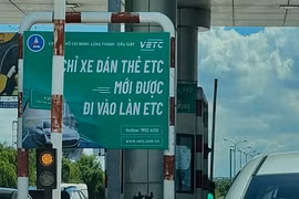 Từ 6/8, thu phí không dừng ETC phải trả phí dán thẻ
