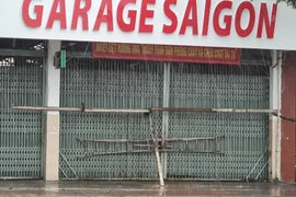 Siêu bão Noru áp sát, người dân hối hả dự trữ lương thực