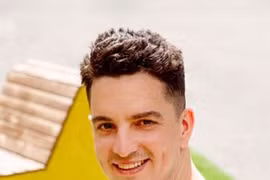 Chàng trai đột ngột bị điếc khi 26 tuổi bởi bệnh xốp xơ tai