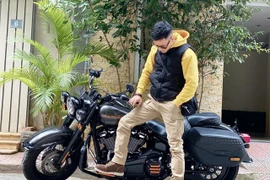 Hồng Đăng đáp trả dư luận khi nghỉ việc chuyển nghề bán xe