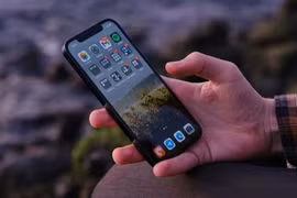 Bật tính năng này trên điện thoại, không lo mất tiền hay dữ liệu 