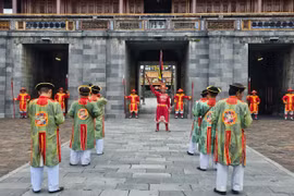 Phục dựng lễ đổi gác của lính canh thời Nguyễn tại Hoàng thành Huế